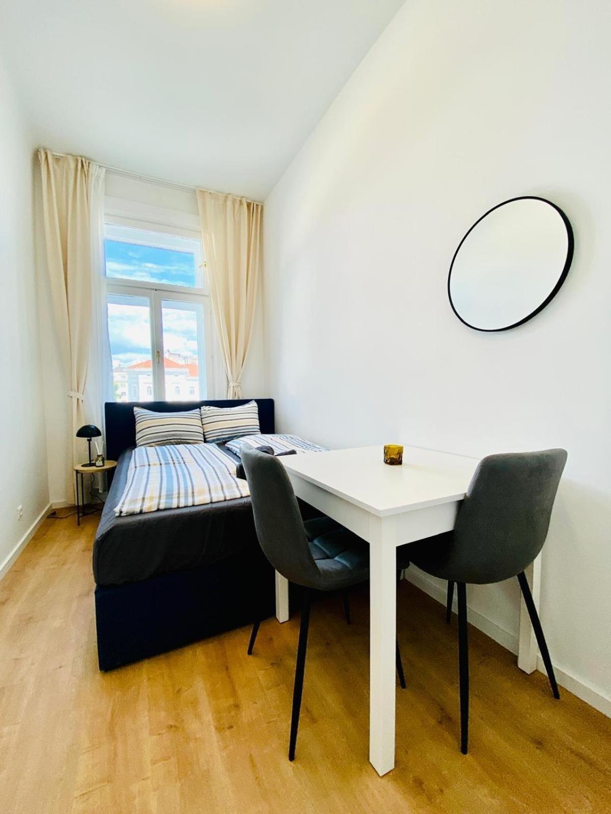 5Br Shared Apt Ideal For Groups 7 Min To Westbahnhof Viena Exterior foto